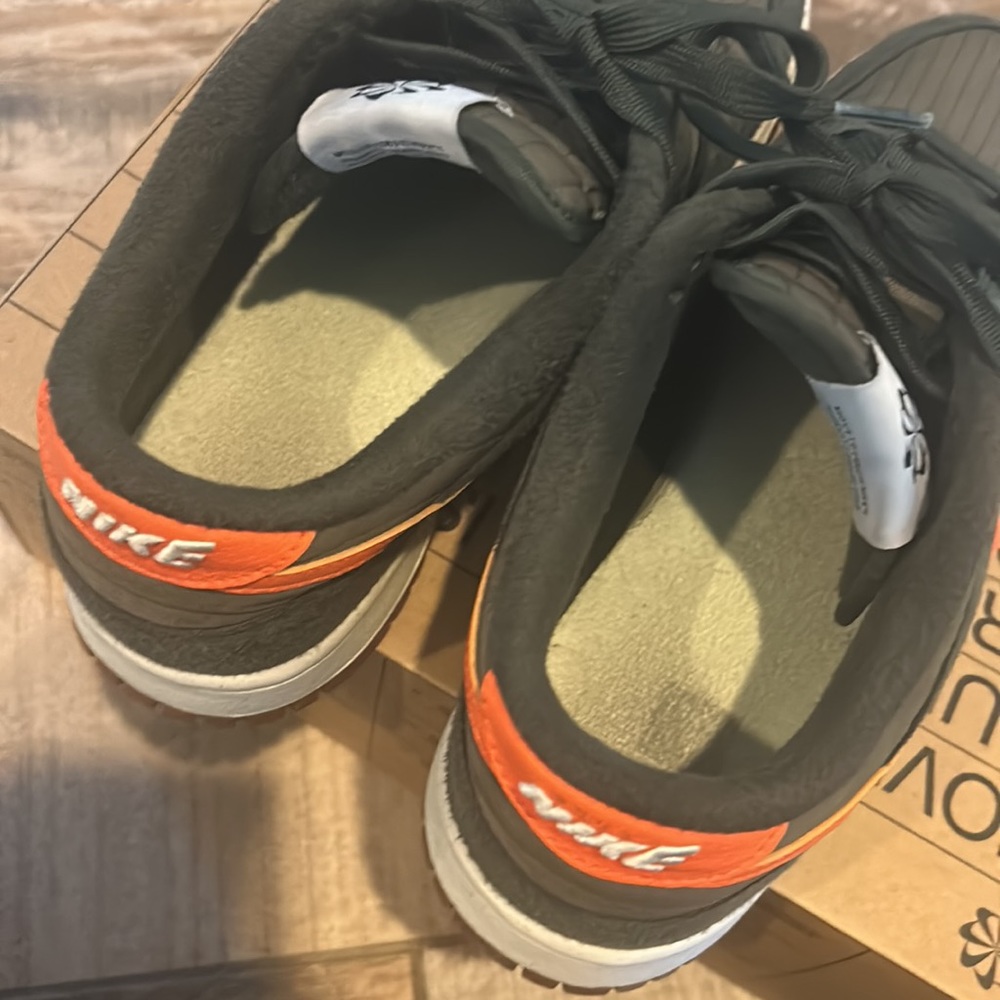 Nike Dunks - Picture 6 of 8